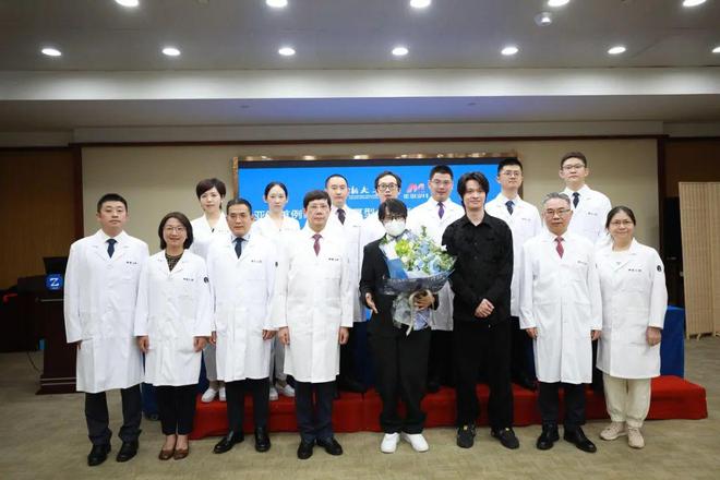 知名歌手在浙江接受心肝移植手術(shù)今天出院！本人發(fā)長文：感謝祖國感謝杭州(圖2)
